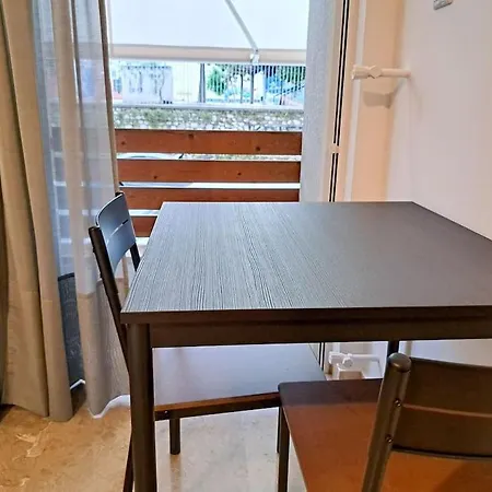 Mini 5 * Patras