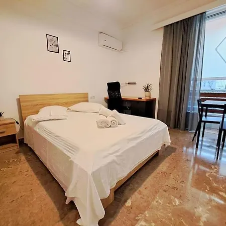 Mini 5 * Patras