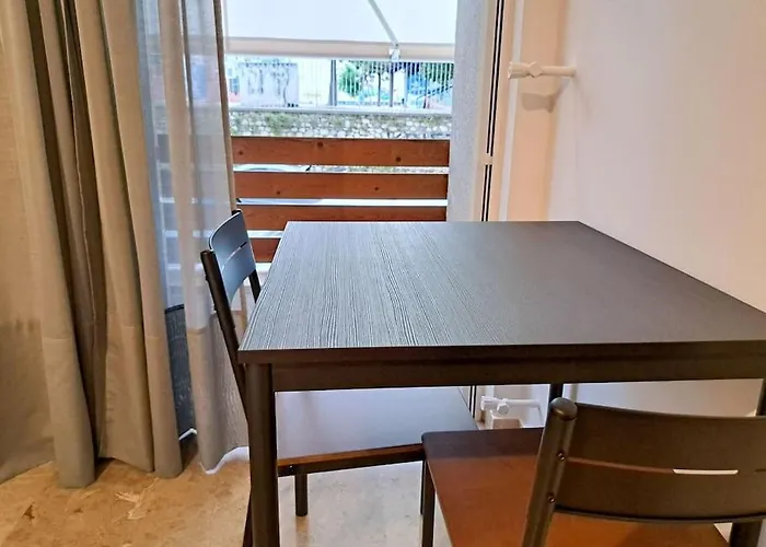 Mini 5 * Patras
