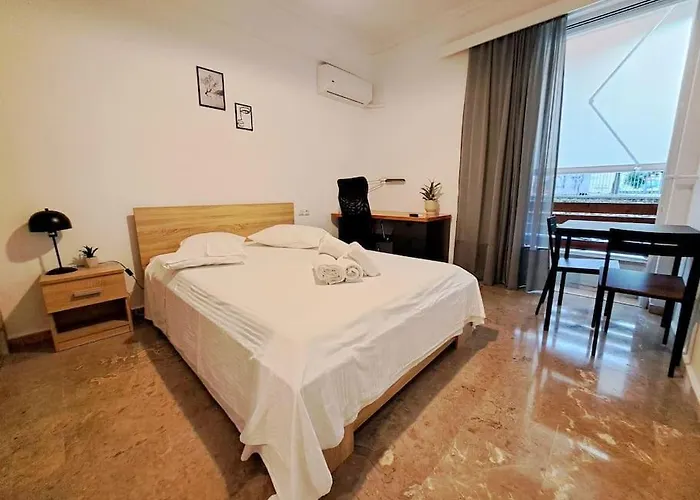 Mini 5 * Patras